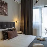Bright 3br Flat - Location - View Balcony *