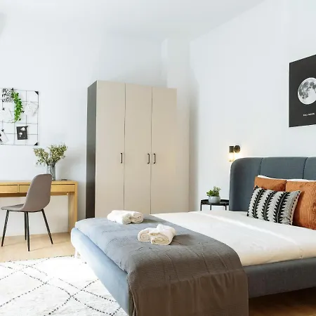 Apartment Bright 3br Flat - Location - View Balcony *