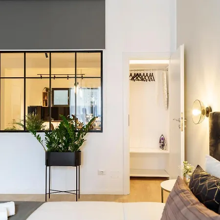 Bright 3br Flat - Location - View Balcony