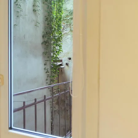 Bright 3br Flat - Location - View Balcony *