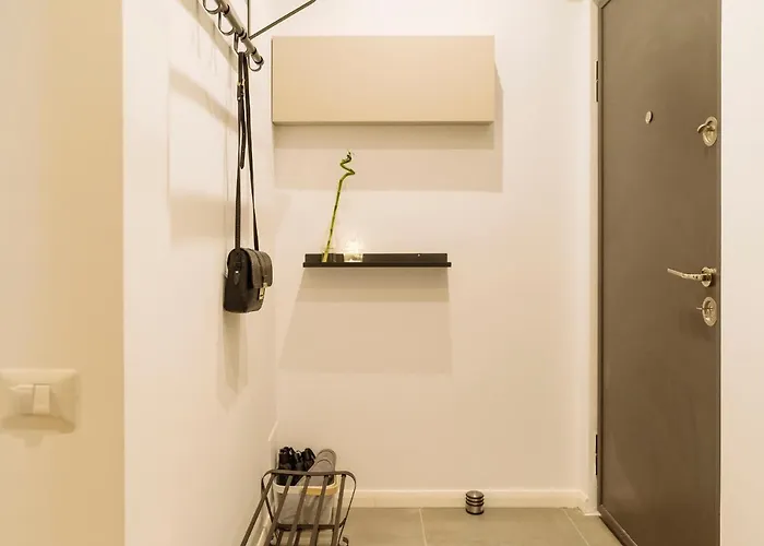 Bright 3br Flat - Location - View Balcony