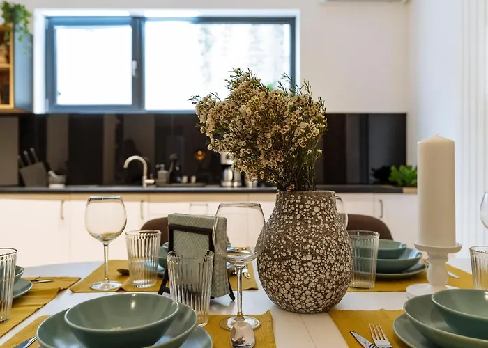 Bright 3br Flat - Location - View Balcony