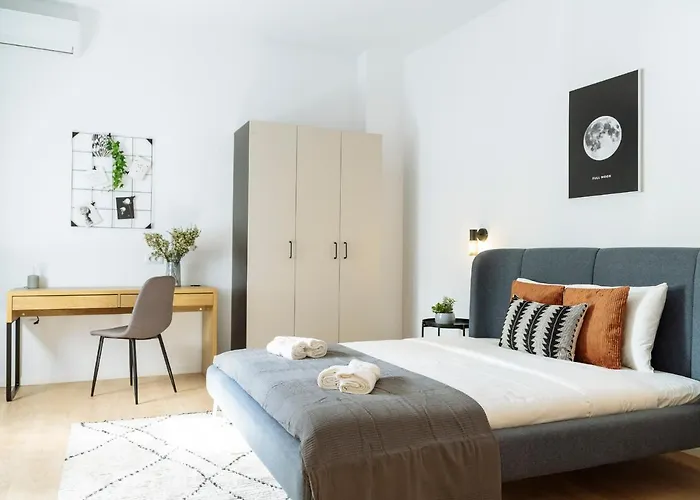 Apartment Bright 3br Flat - Location - View Balcony *