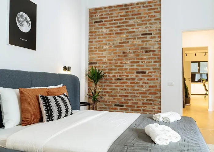 Apartment Bright 3br Flat - Location - View Balcony *
