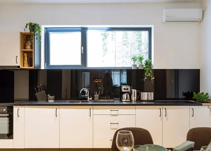 Bright 3br Flat - Location - View Balcony アパート ブカレスト