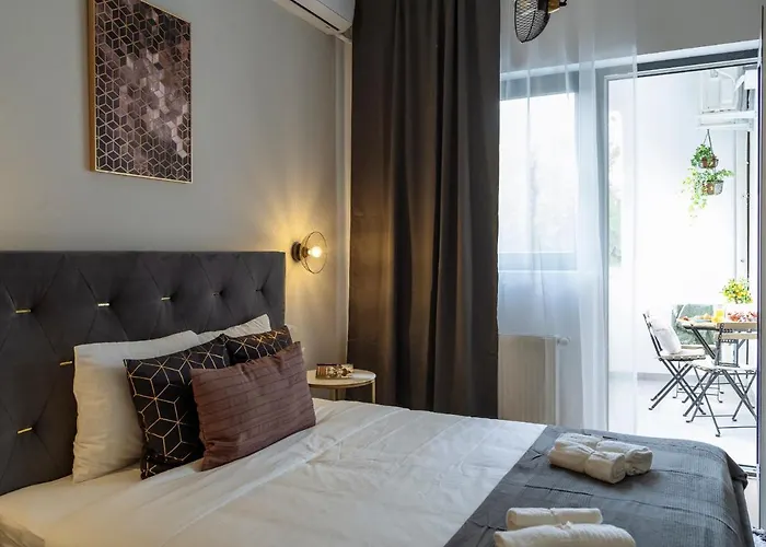 Bright 3br Flat - Location - View Balcony *