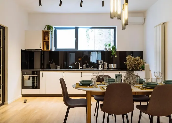 Bright 3br Flat - Location - View Balcony * ブカレスト