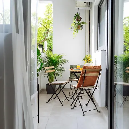 Bright 3br Flat - Location - View Balcony Boekarest