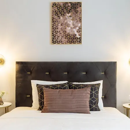 Bright 3br Flat - Location - View Balcony Boekarest
