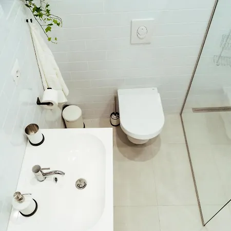 Bright 3br Flat - Location - View Balcony *