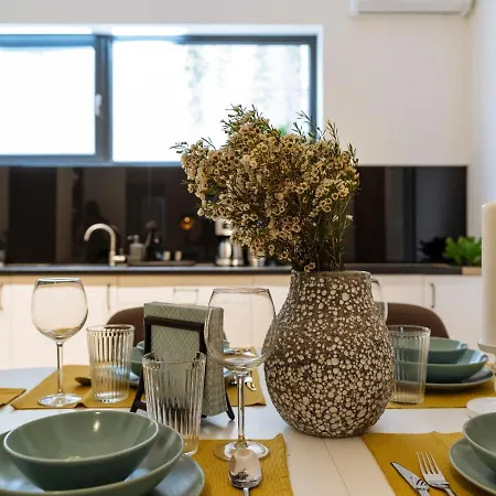 Bright 3br Flat - Location - View Balcony