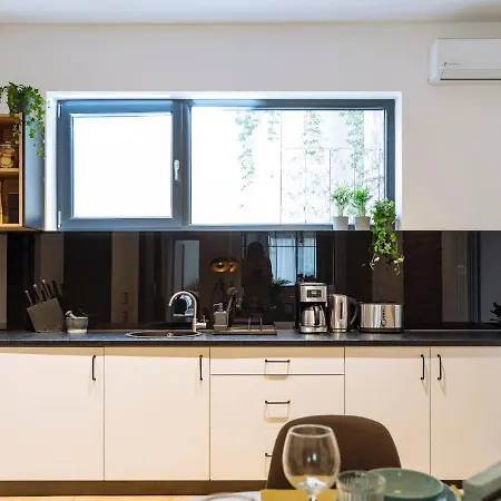 Bright 3br Flat - Location - View Balcony Appartement Boekarest