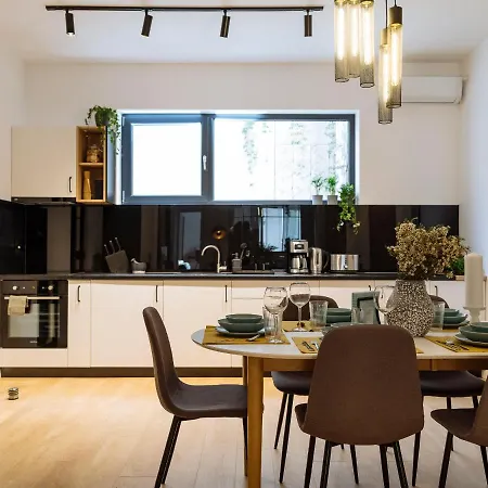 Bright 3br Flat - Location - View Balcony * Boekarest